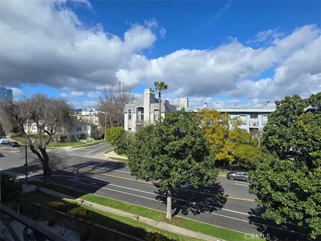 1223 Roxbury Drive 305, Los Angeles, California 90035 home-pic-24